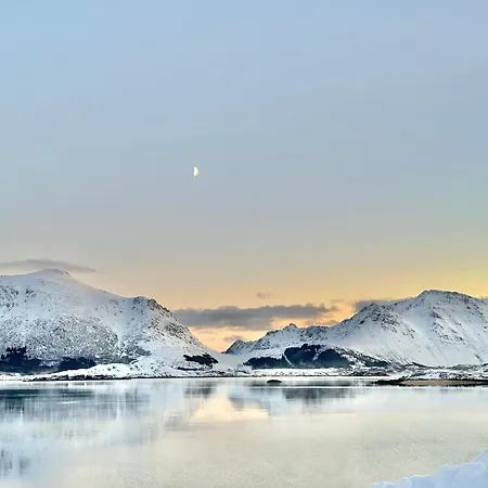 Traditional House At Unstad * Bostad