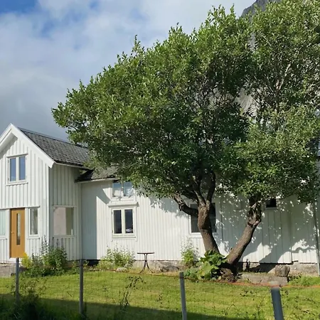 Traditional House At Unstad Chalet