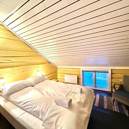 Traditional House At Unstad Chalé