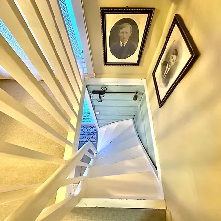 Traditional House At Unstad Chaleter *