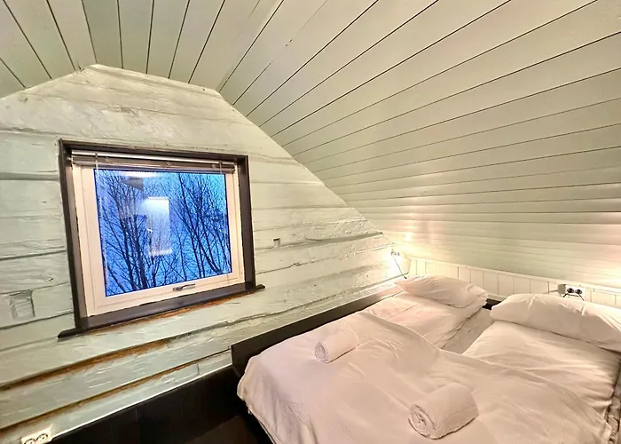 Chalet Traditional House At Unstad