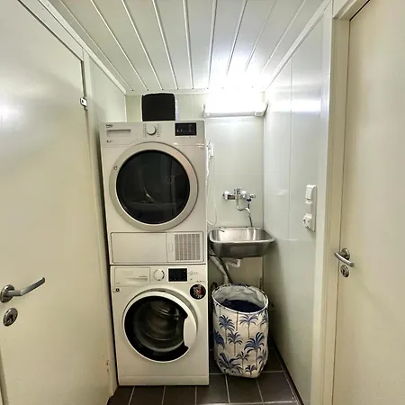 בקתה Traditional House At Unstad *