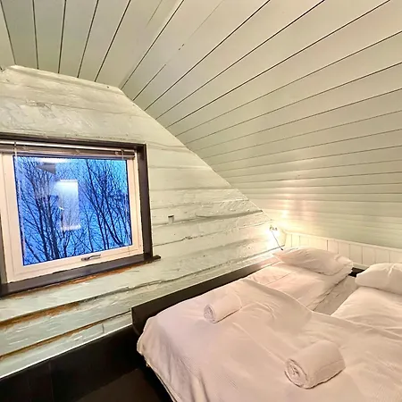 בקתה Traditional House At Unstad